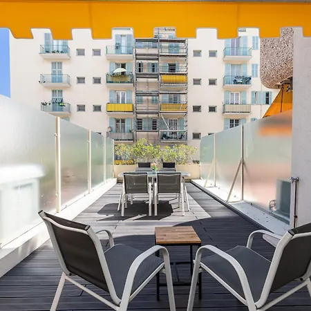 1 Bdr Large Terrace דירה