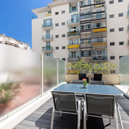 1 Bdr Large Terrace דירה