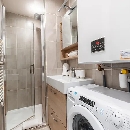 1 Bdr Large Terrace