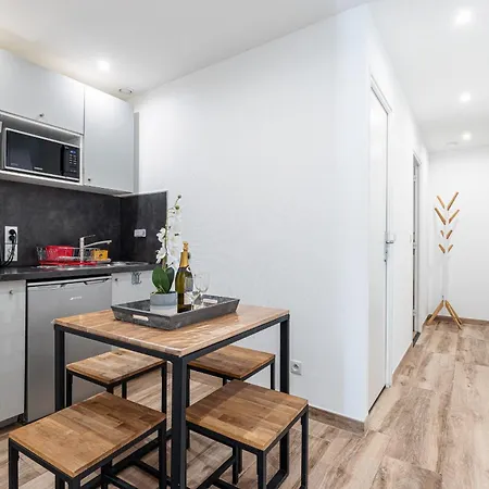 1 Bdr Large Terrace * ניס