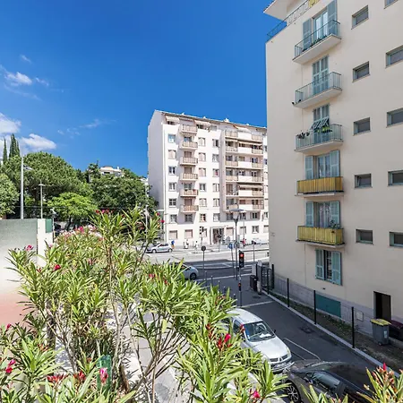 1 Bdr Large Terrace דירה